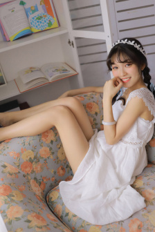 乳房小怎么变大